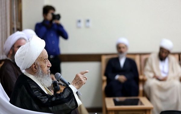 تعجب آیتالله مکارم از رد صلاحیت 90 نماینده مجلس