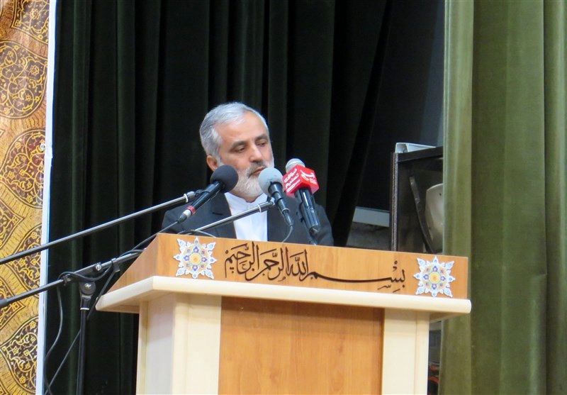 انقلاب اسلامی با هدایت رهبری سربلند از فتنهها عبور کرد